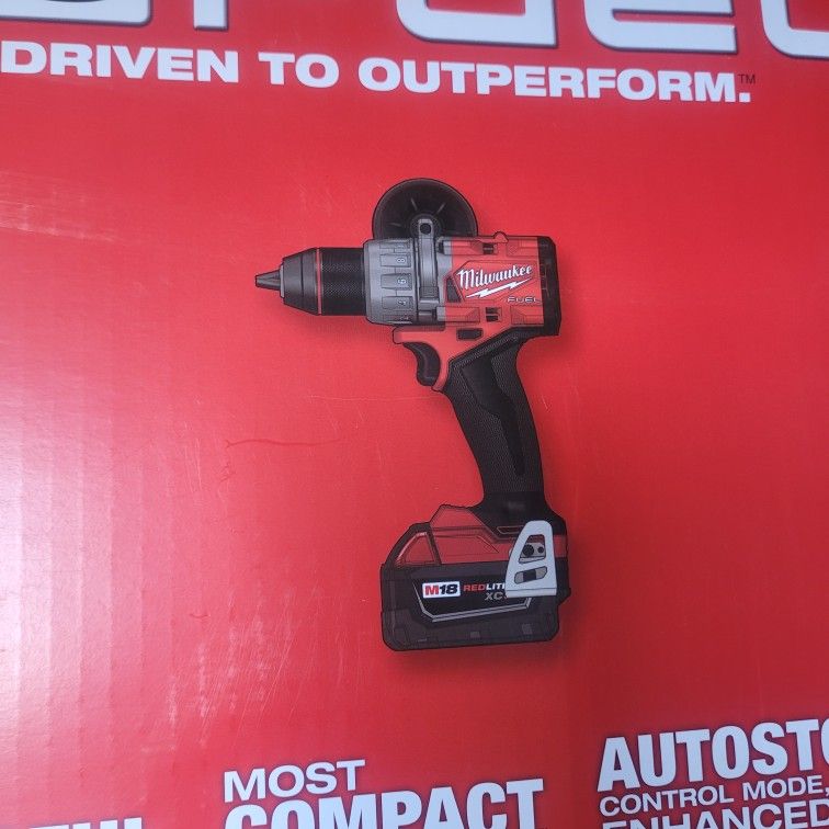 🎈Milwaukee 18v Hammer Drill 4ta 🎈una Batería 5.0 Cargador Y Case $170 Firme Área 6215 Brittmoore Rd Houston Tx 77O41 