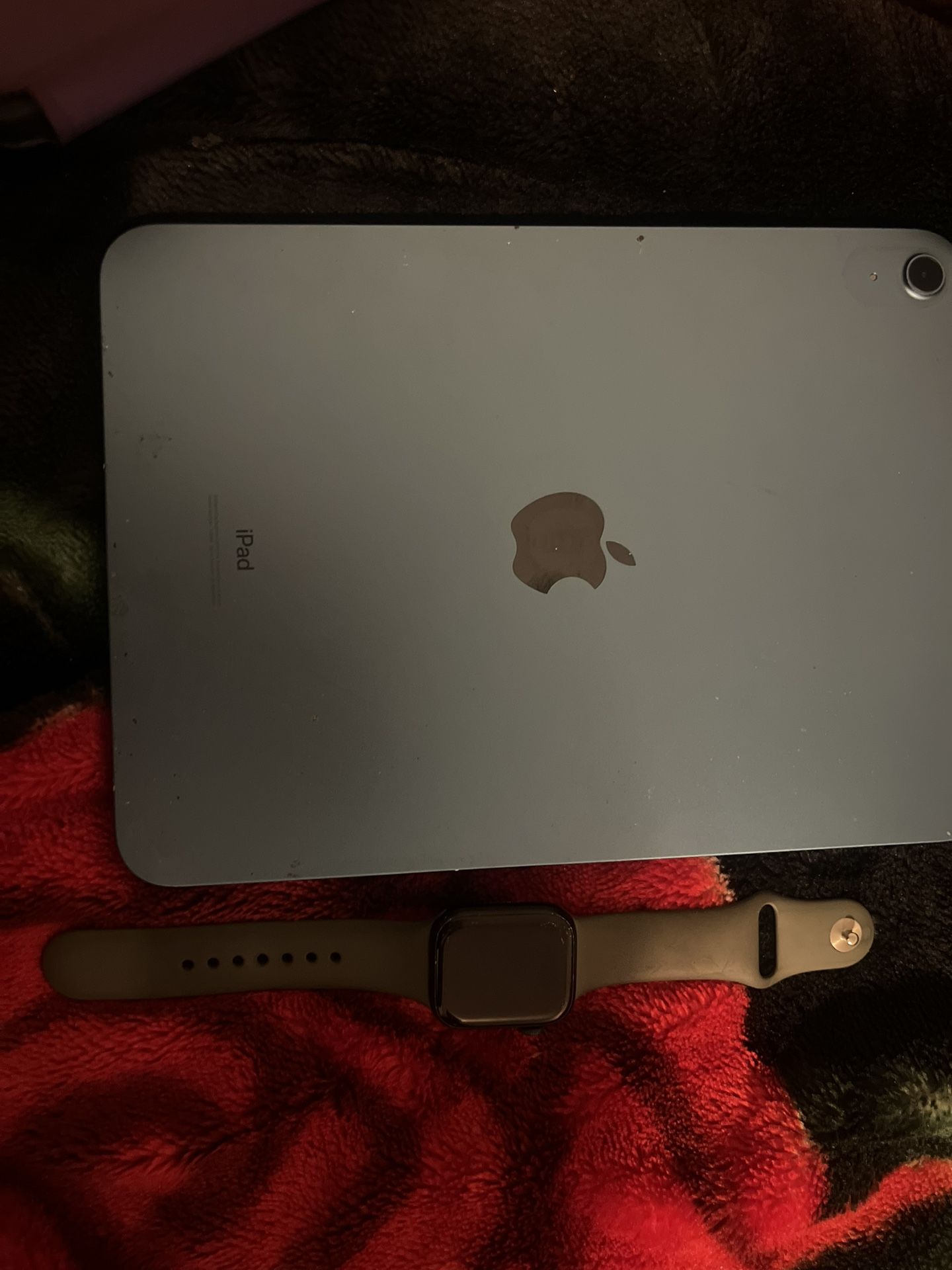 iPad 10.9in + 8 Series Apple Watch 41mm