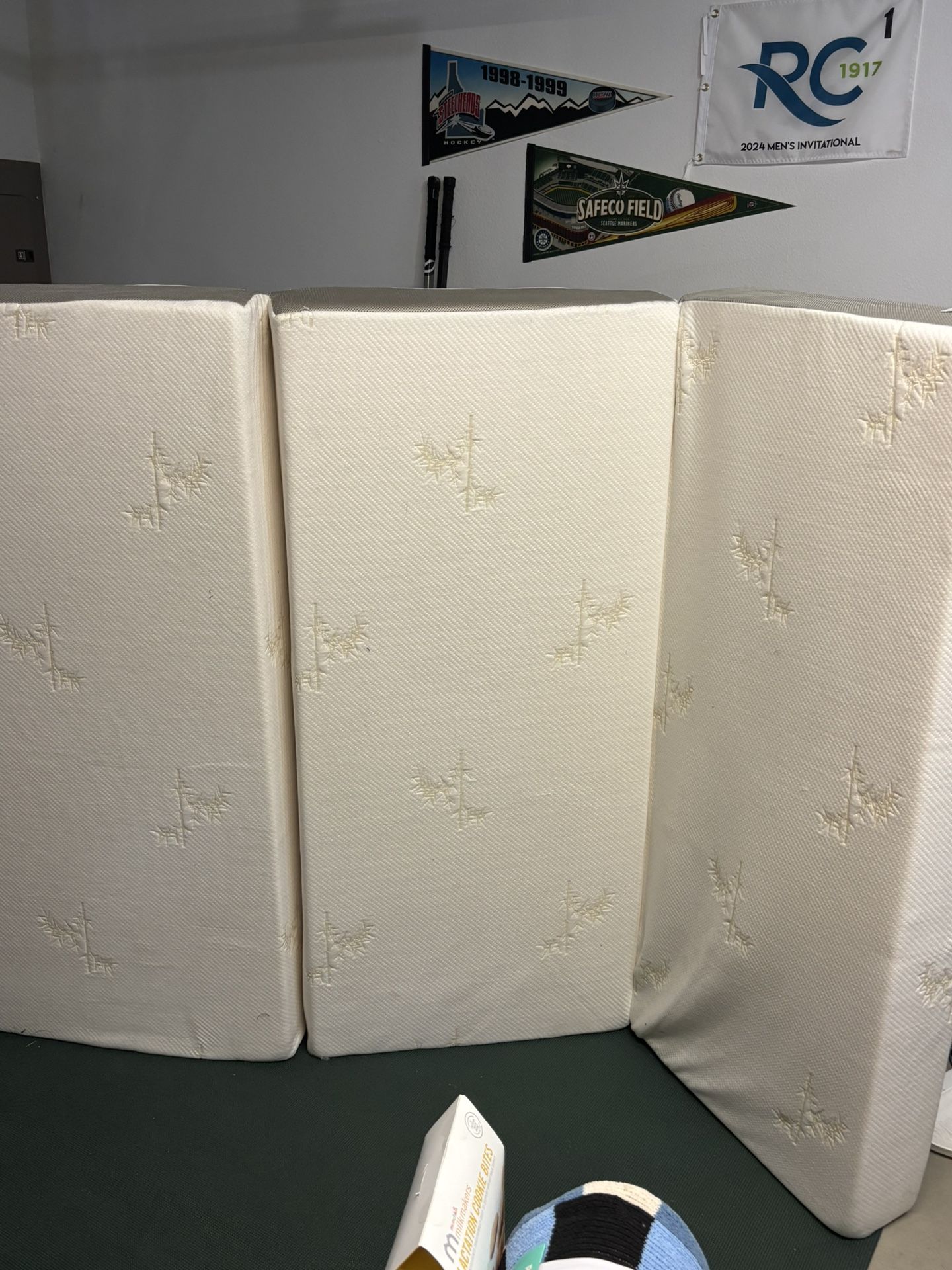 Foldable Queen Mattress With A Bed Frame 