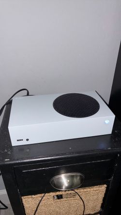 XBOX SERIES S 1 CONTROLLER AND BATTERY CHARGING KIT