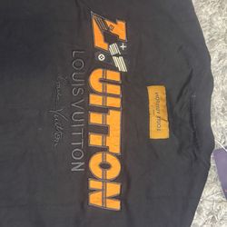 Louis Vuitton T-shirt Size Xl