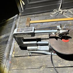 Delta 40-560 16” Variable Speed Scroll Saw with Cast Iron Table