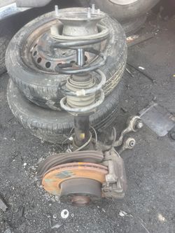 2014 BMW X1 Front Left Suspension 2x4 $250