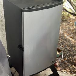 Masterbuilt digital electric smoker