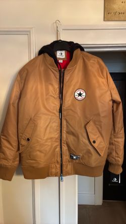 Converse Chuck Taylor size 2 XL quilted zipper front jacket with 2 snap flap outside pockets, zipper sleeve pocket & inside jacket pocket