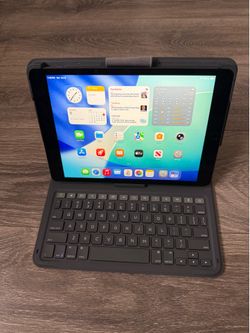 Apple iPad with keyboard