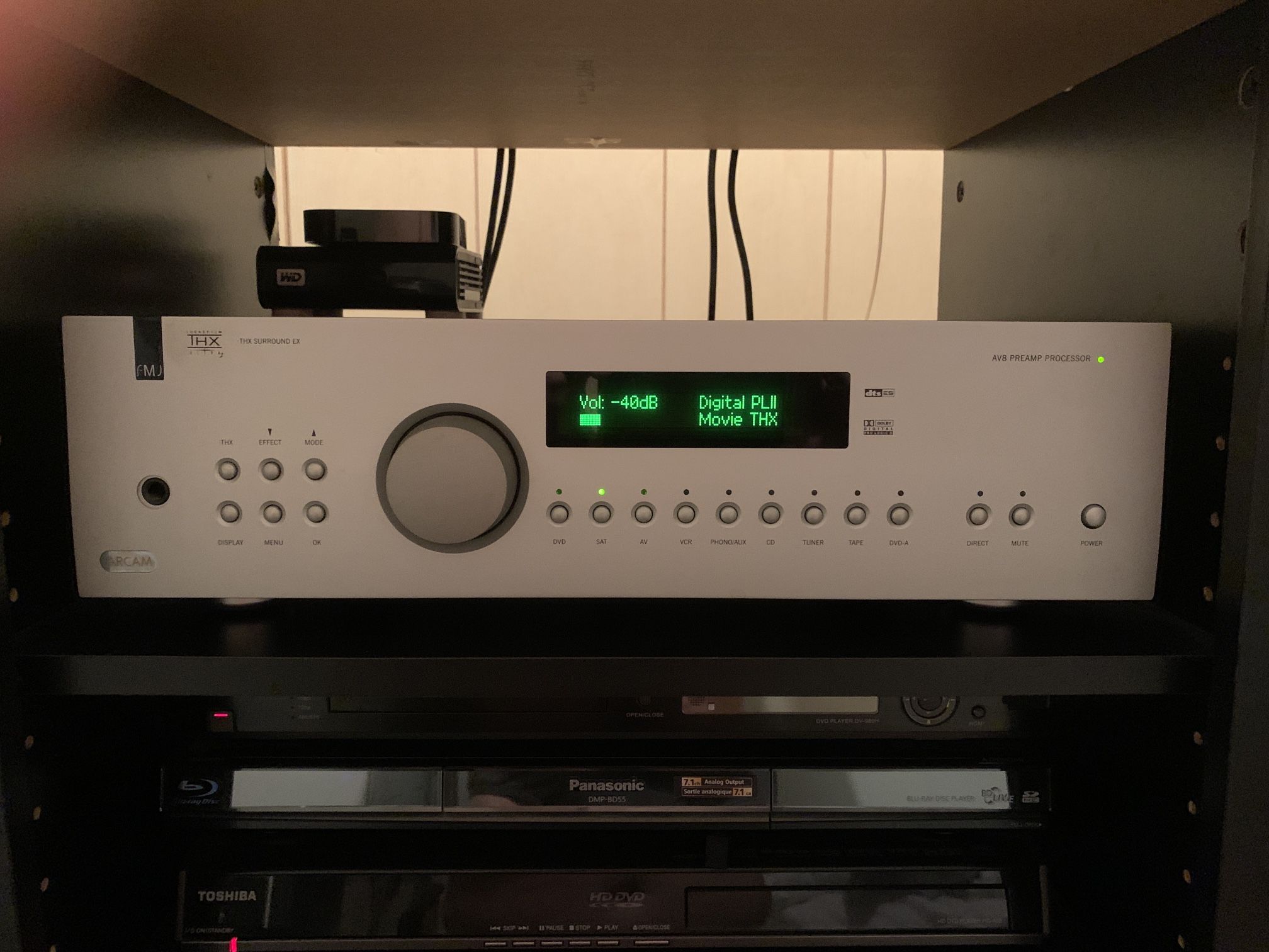 Arcam FMJAV8 Preamp/Processor