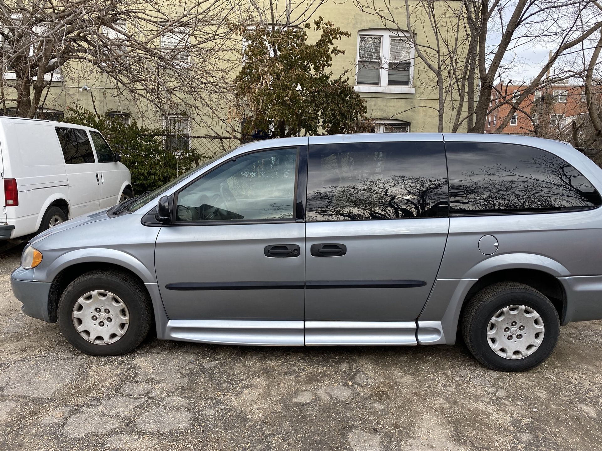 2003 Chrysler Voyager