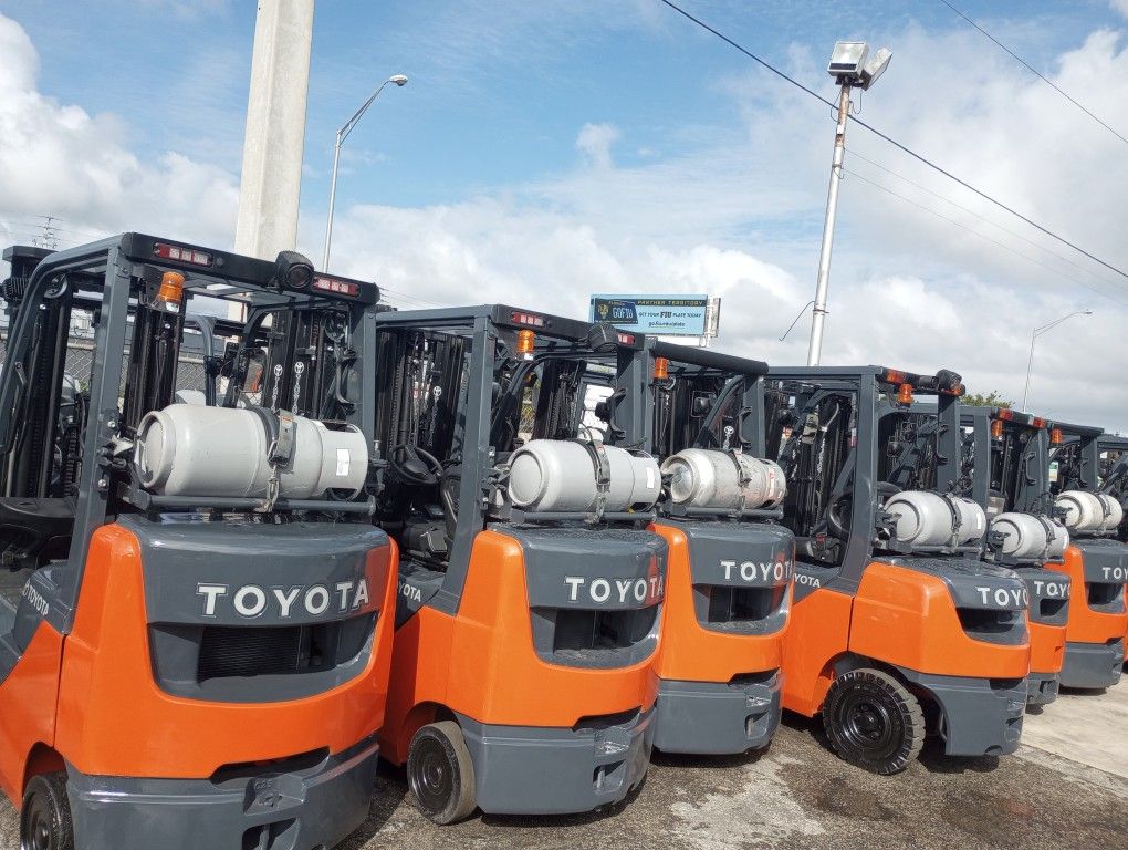 FORKLIFT TOYOTA CAT YALE NISSAN