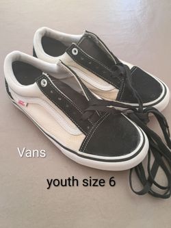 Boys VANS youth lace up athletic sneaker shoes (size 6)