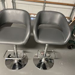 2 Bar Stools