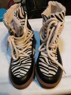Zebra size 8 boots