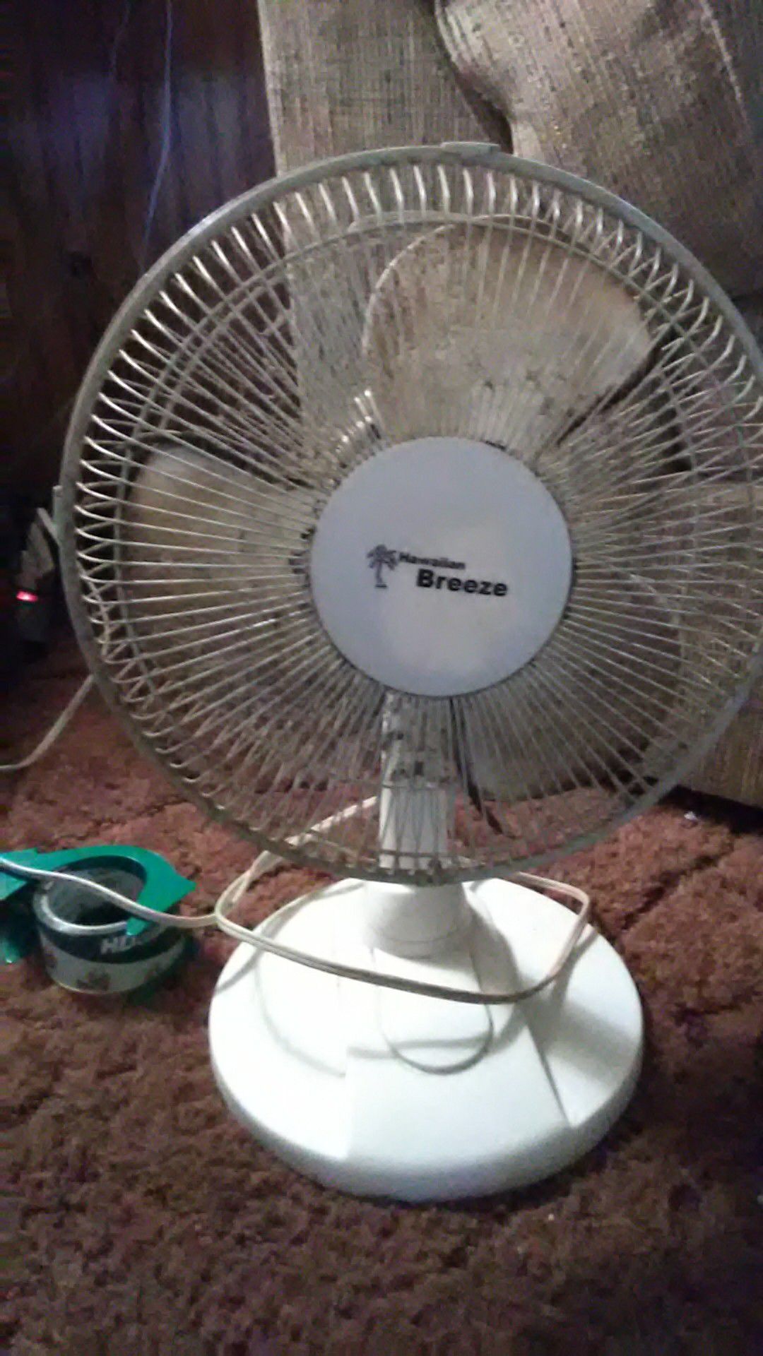 Medium size 3 speed oscillating fan
