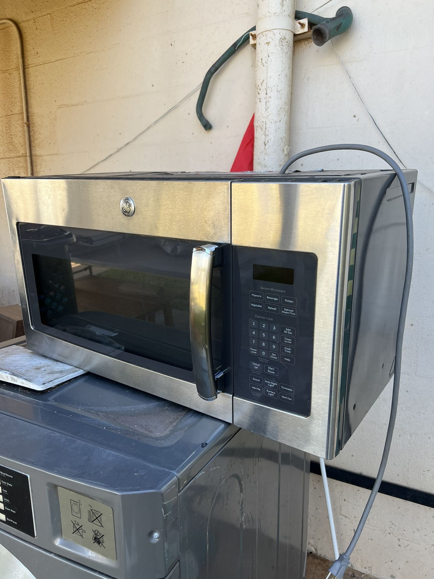 Used Over the Range Microwave Oven