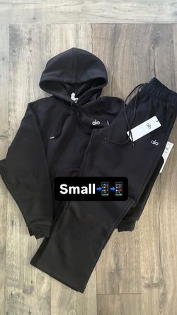 Alo sets/essential sweats