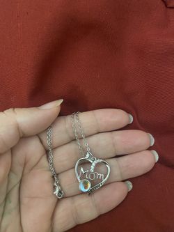 Mom Heart ❤️ Necklace $20 