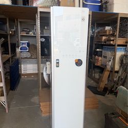 Steamer closet