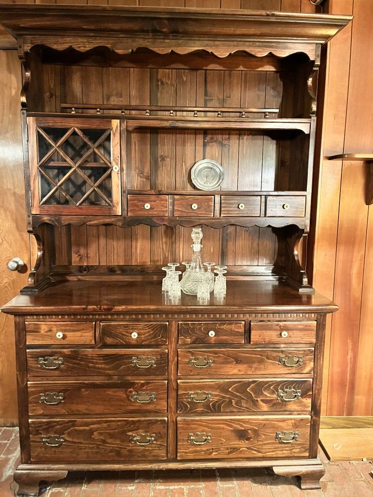 Ethan Allen Hutch