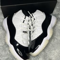 Air Jordan 11 “Gratitude” Size 8.5M