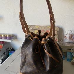Authentic Louis Vuitton Purse