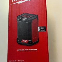 Milwaukee Bluetooth/Radio