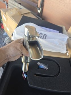 VIGO single hole bathroom faucet