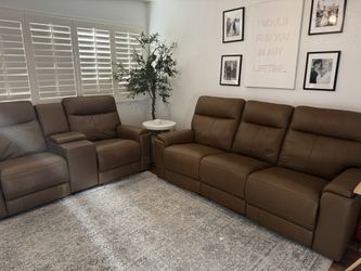 Jerome’s Marlow Living Room Set