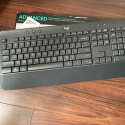 Logitech Keyboard And Mouse Combo Advanced MK545