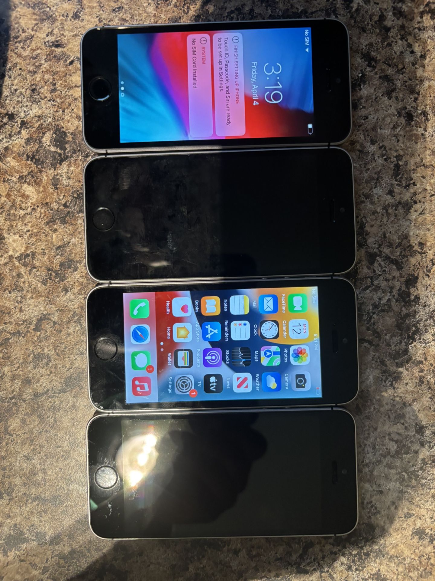 Apple iPhone SE
