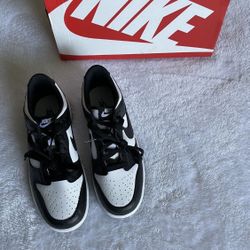 Nike Dunk Low GS ‘Panda’