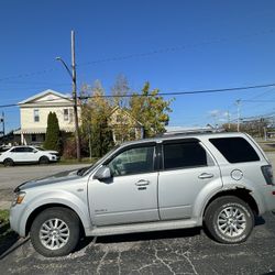 2008 Mercury Mariner – 4WD – Leather – Remote Start – $1,500 OBO