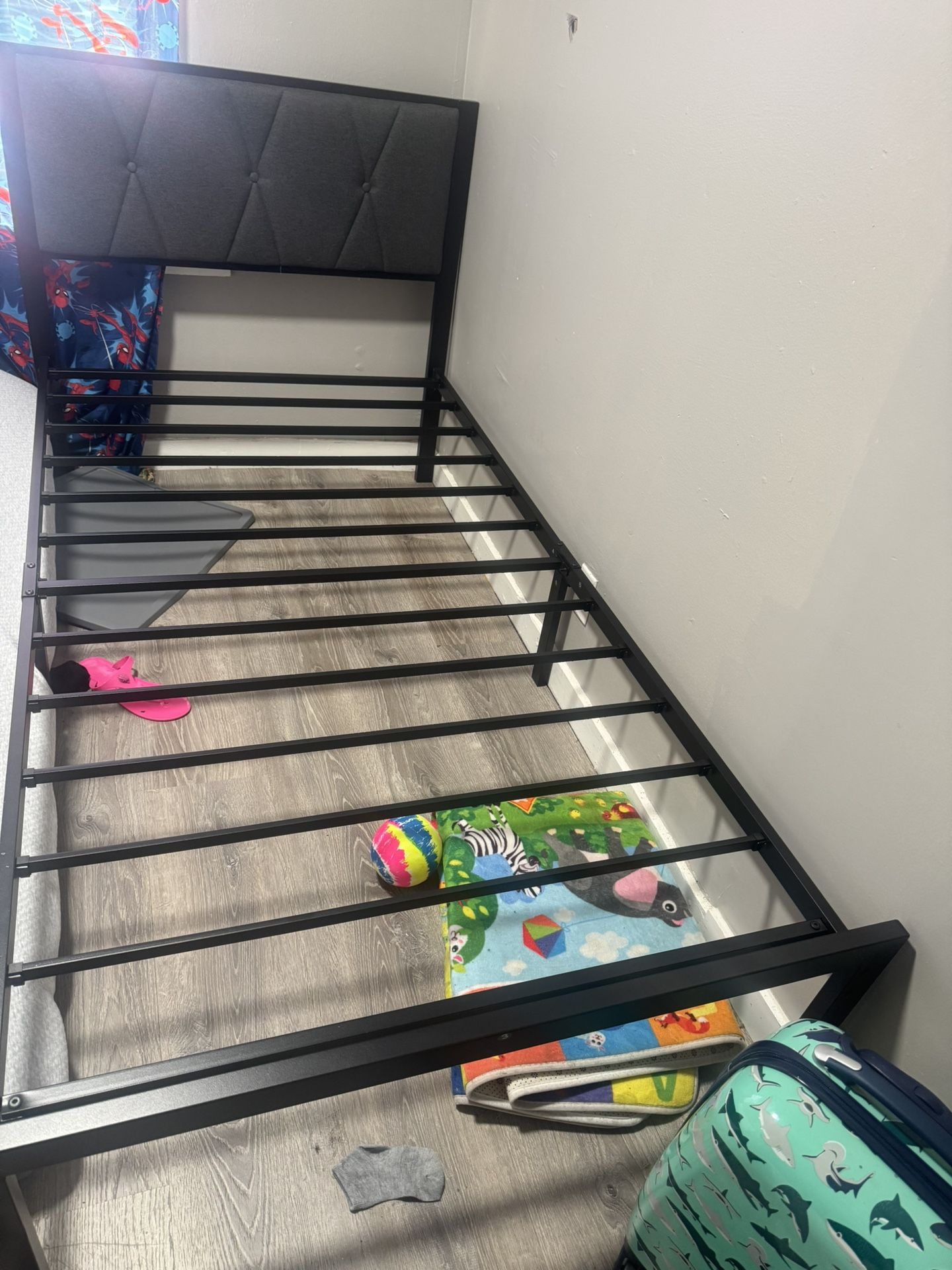 twin frame need gone asap (moving )