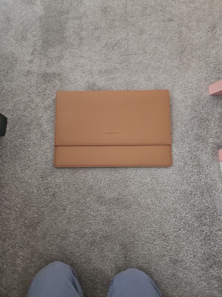 *BRAND NEW* Von Holzhausen Laptop Case