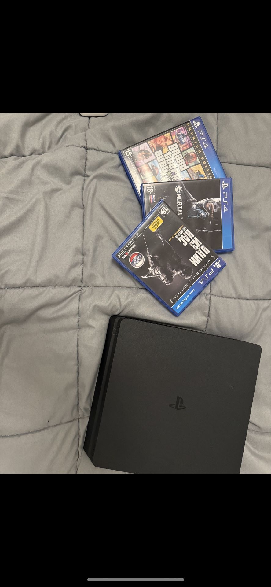 Playstation 4 with 3 games free gift
