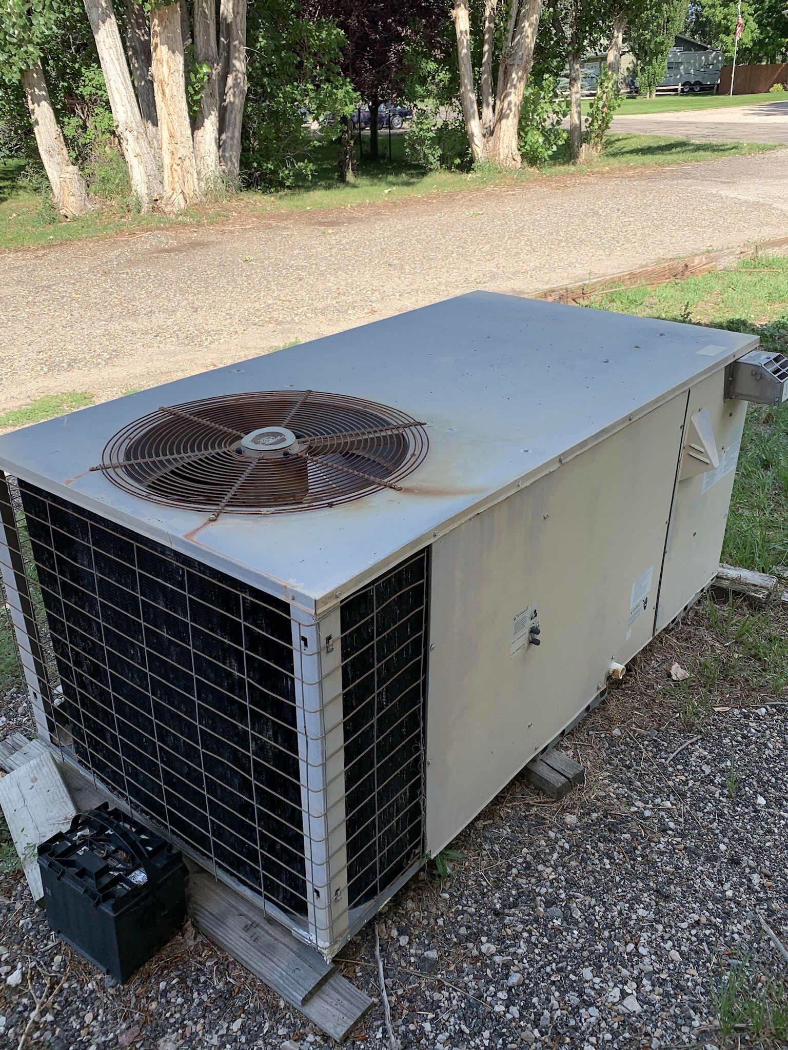 A/C - Furnace Natural Gas Unit Must Pick Up….very Heavy
