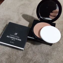 Yanbal Base compact Medium $25ea 