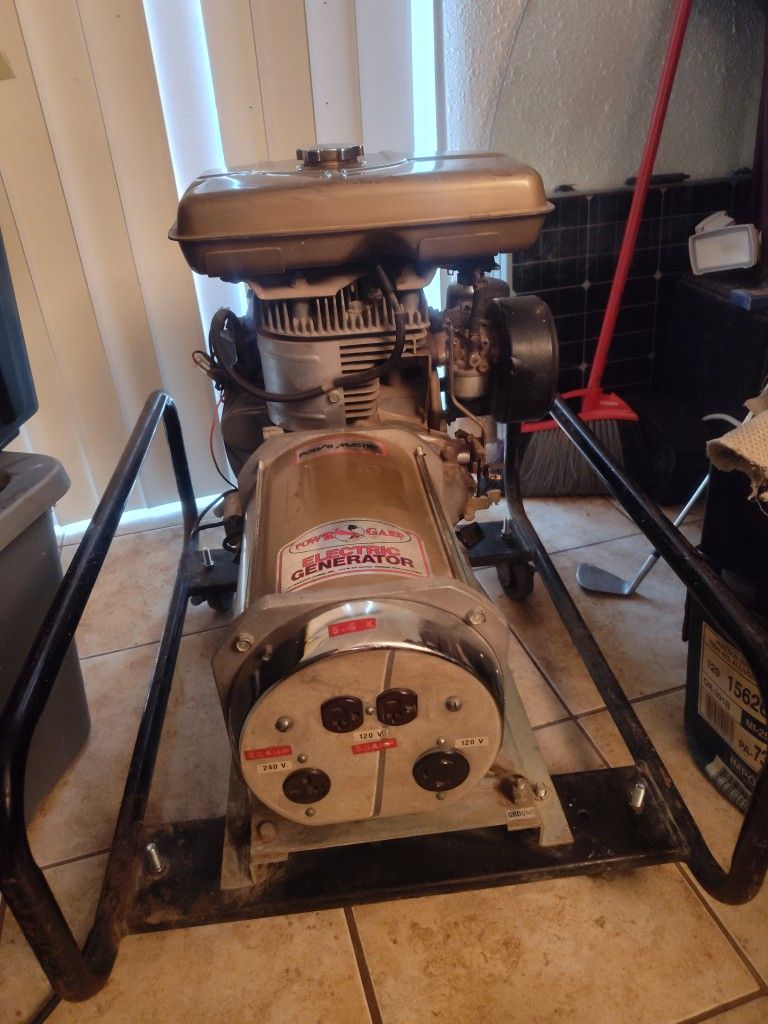 Pow'r Gard Pow'r Master 5500 watt Generator
