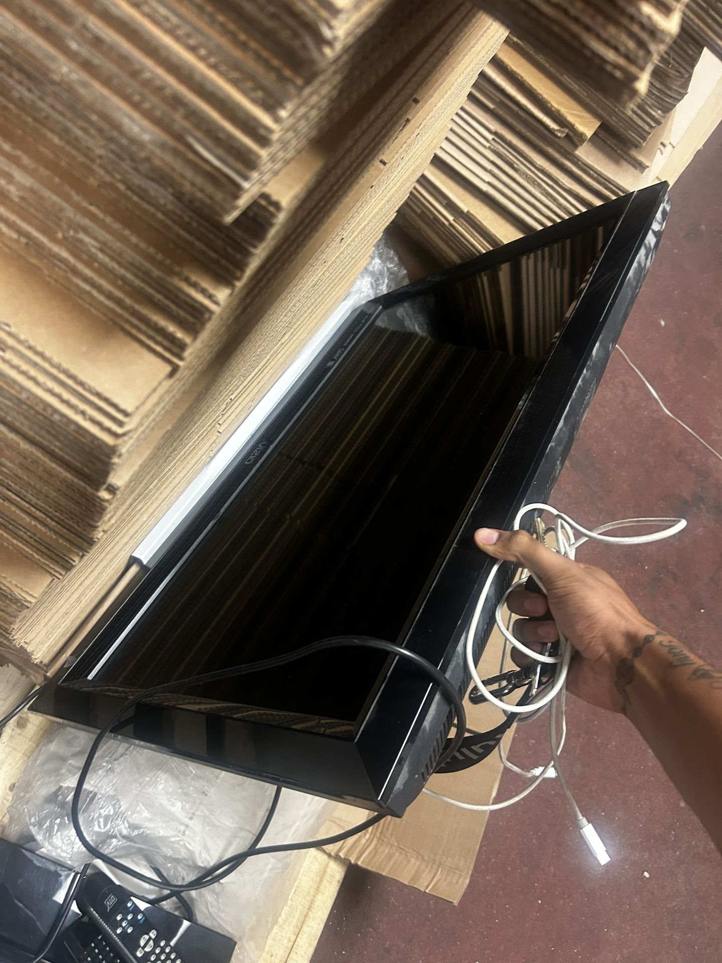 32 Inch TV