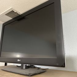 LG TV 32 Inches