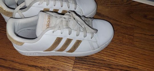 Adidas size 4