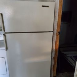 Klevinator Refrigerator Nice And Clean 