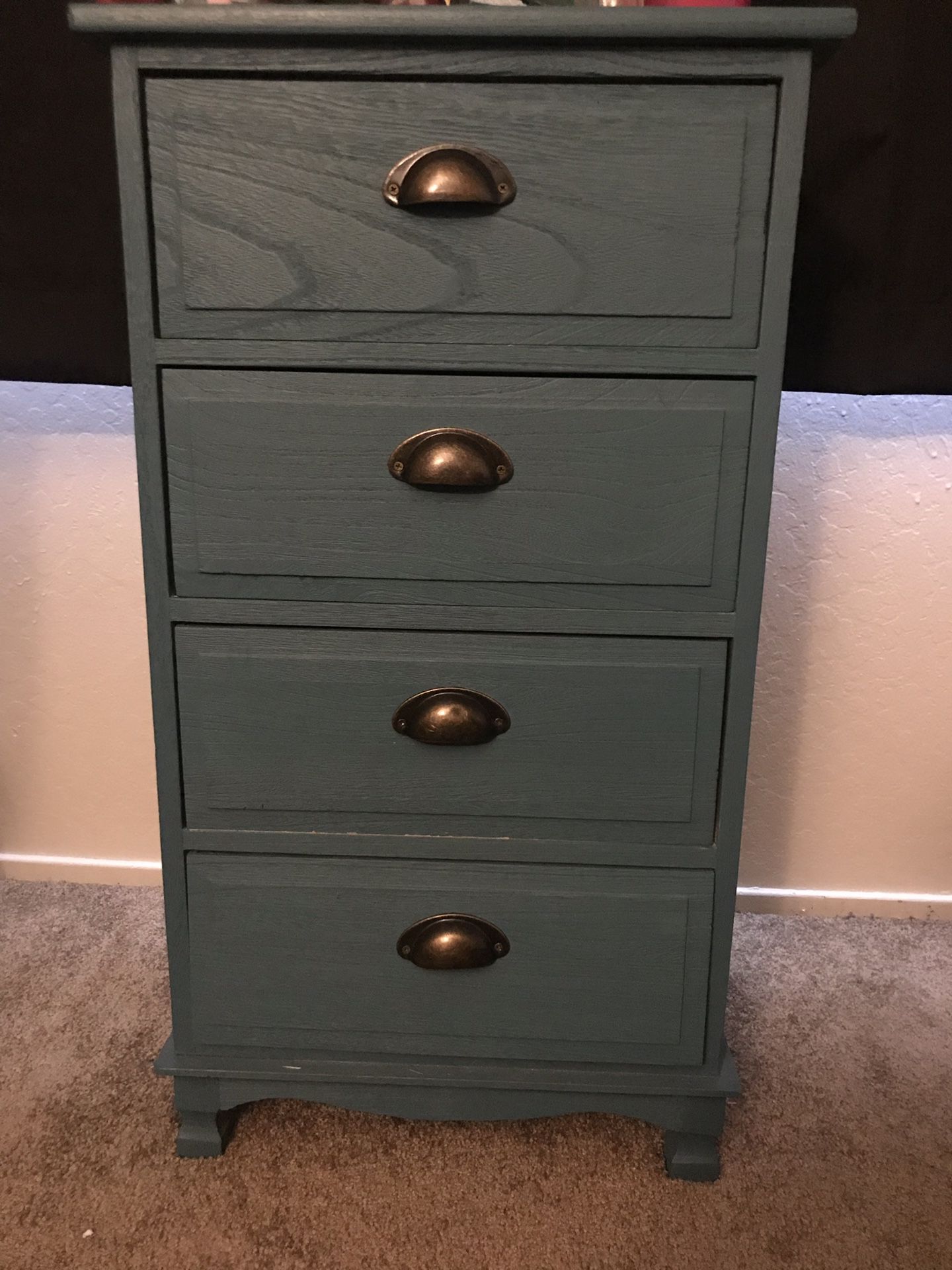 Mini dresser antique