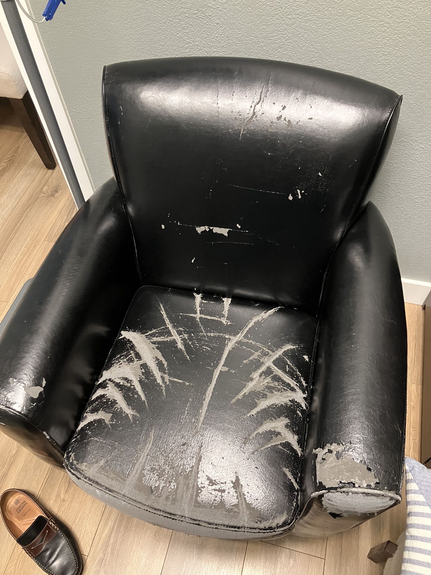 Comfy Couch Armchair Free