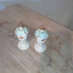 Tiny Salt And Pepper Shakers 