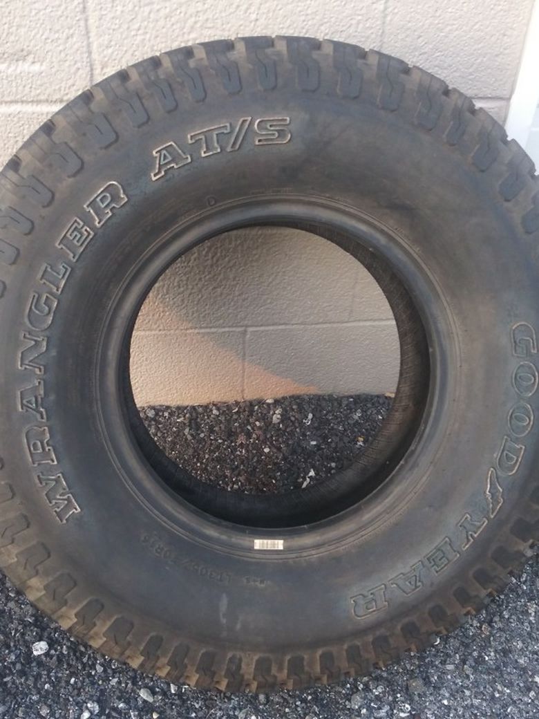 GOODYEAR WRANGLER ATS 305/70r16