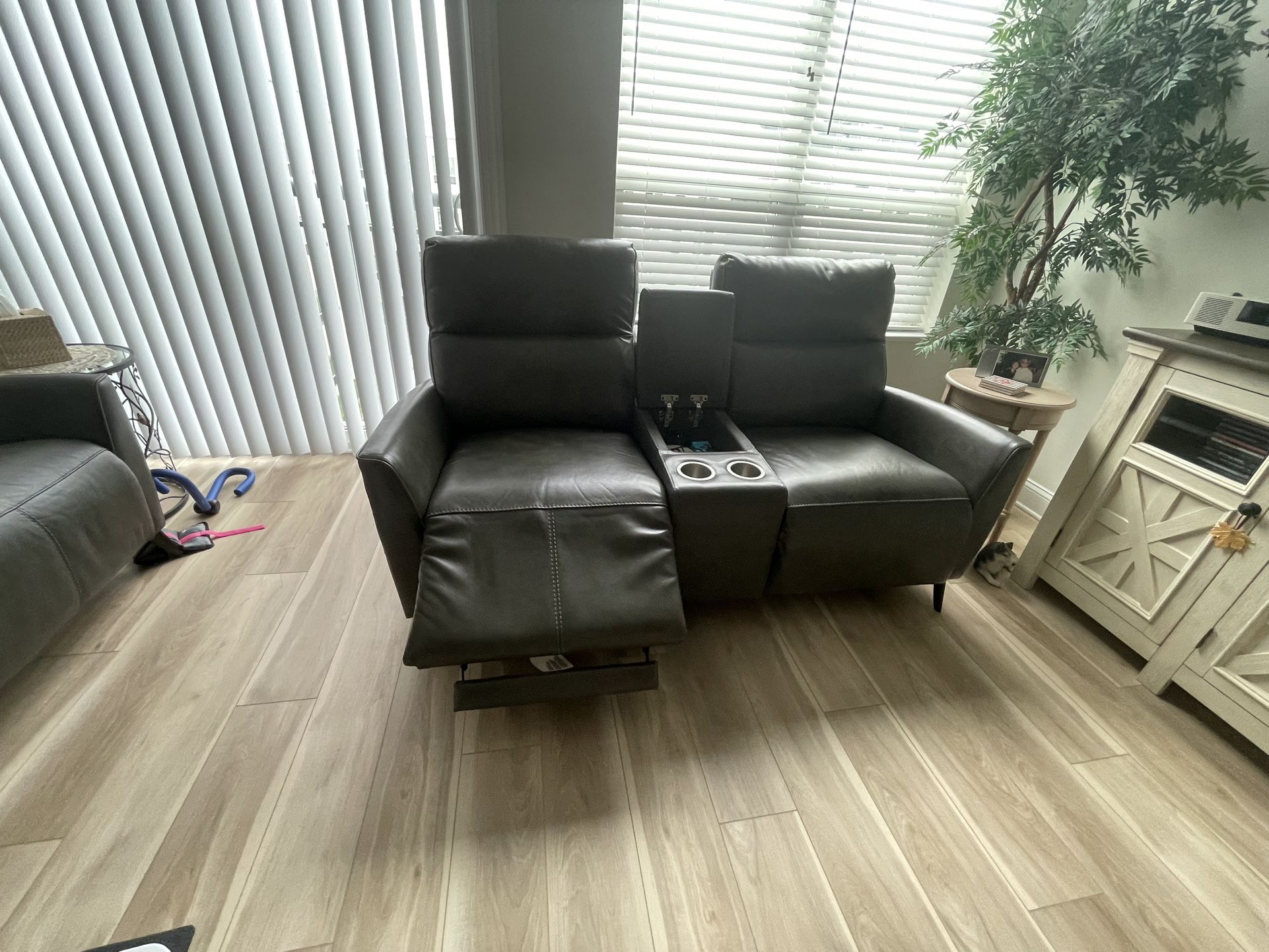 LR/Den Furniture