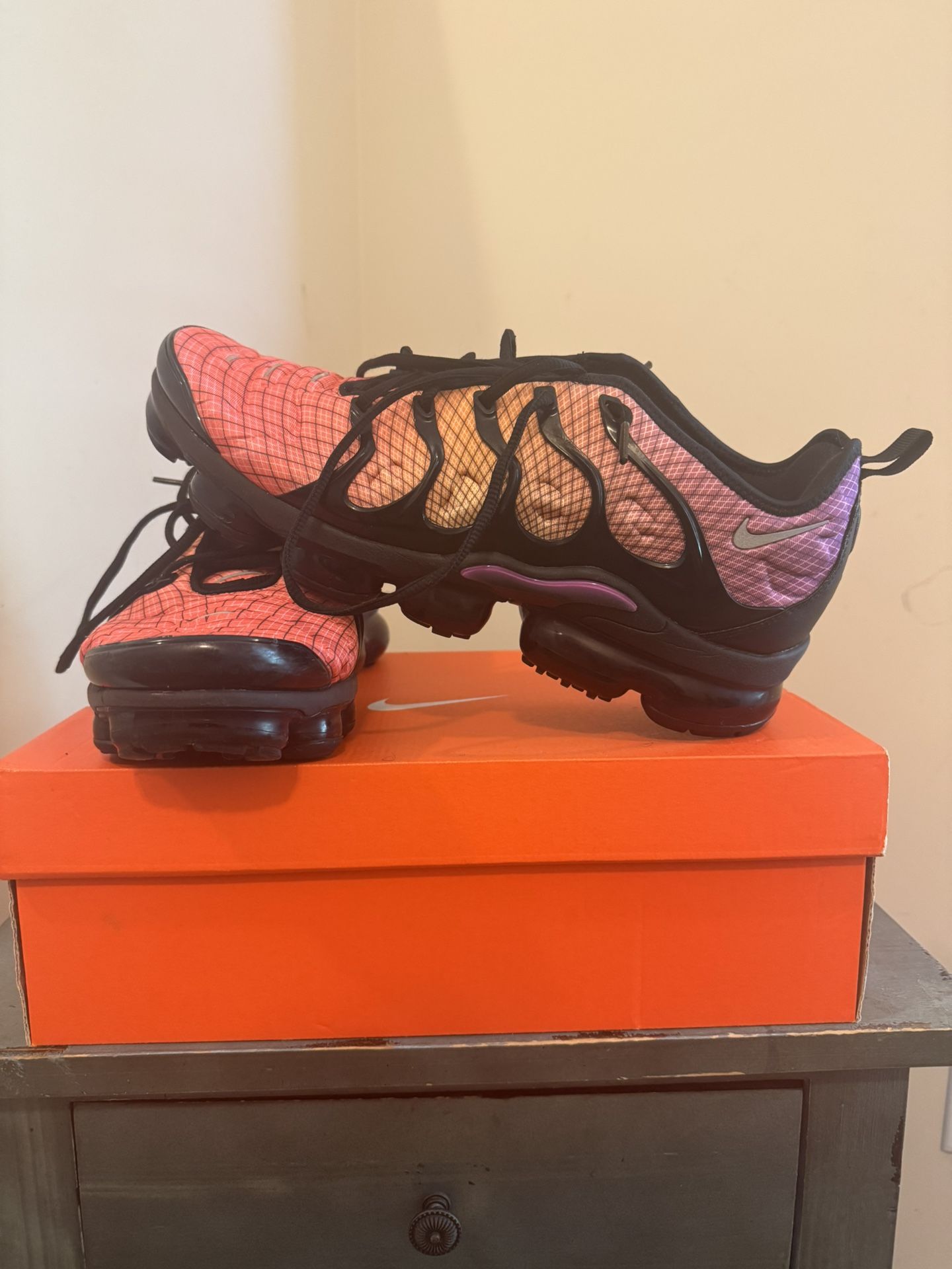 Nike Air Vapor Max Plus (Sz 12 M)