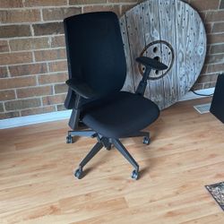 Soji Mesh Office Chair