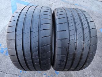 2 USED TIRES BRIDGESTONE 235/35/19