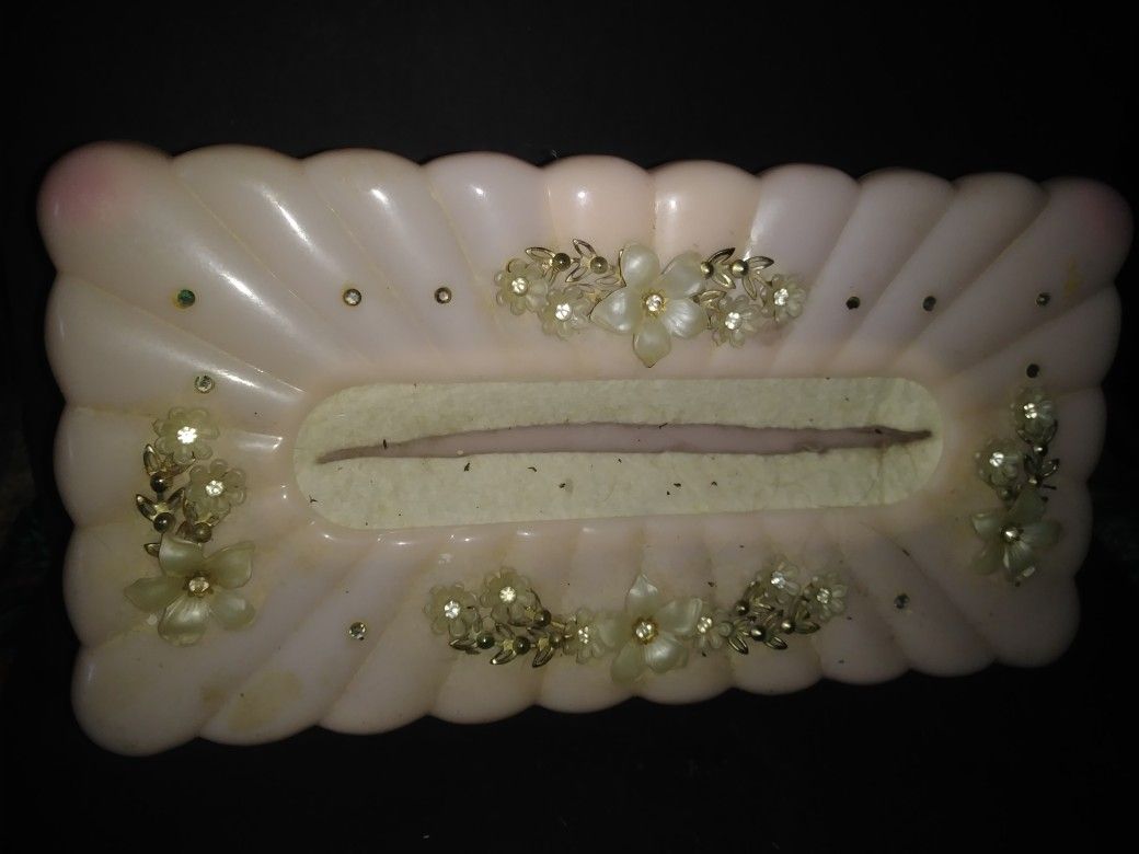 Vintage tissue holder